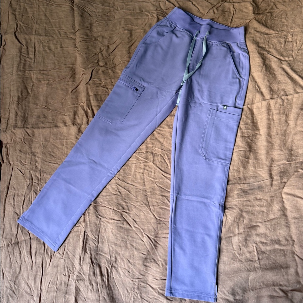 FIGS lavender petite Yola cargo scrub pant